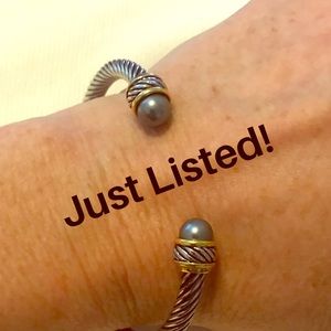 Stainless steel bracelet with grey pearls